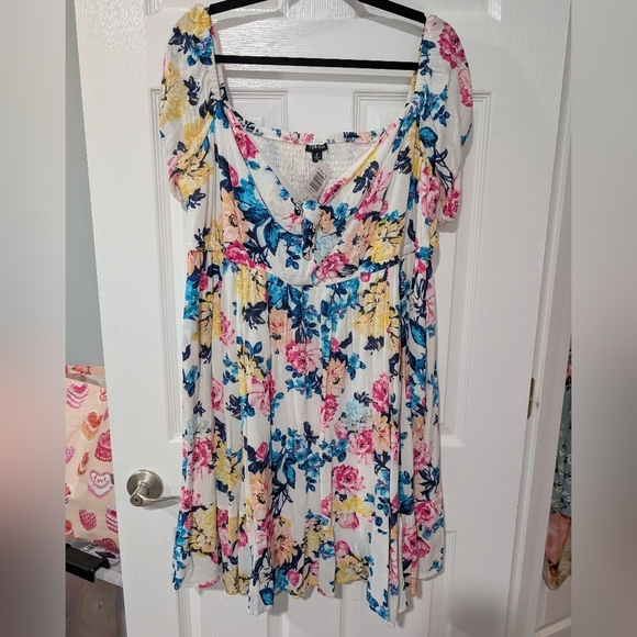 NWT Torrid Floral White Mini Gauze Puff Sleeve Skater Dress in Size 2 (18/20) - Picture 2 of 12